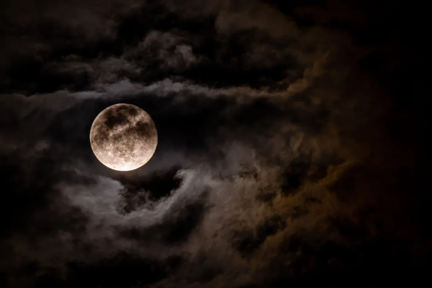 How to Set Intentions with the Lunar Cycle