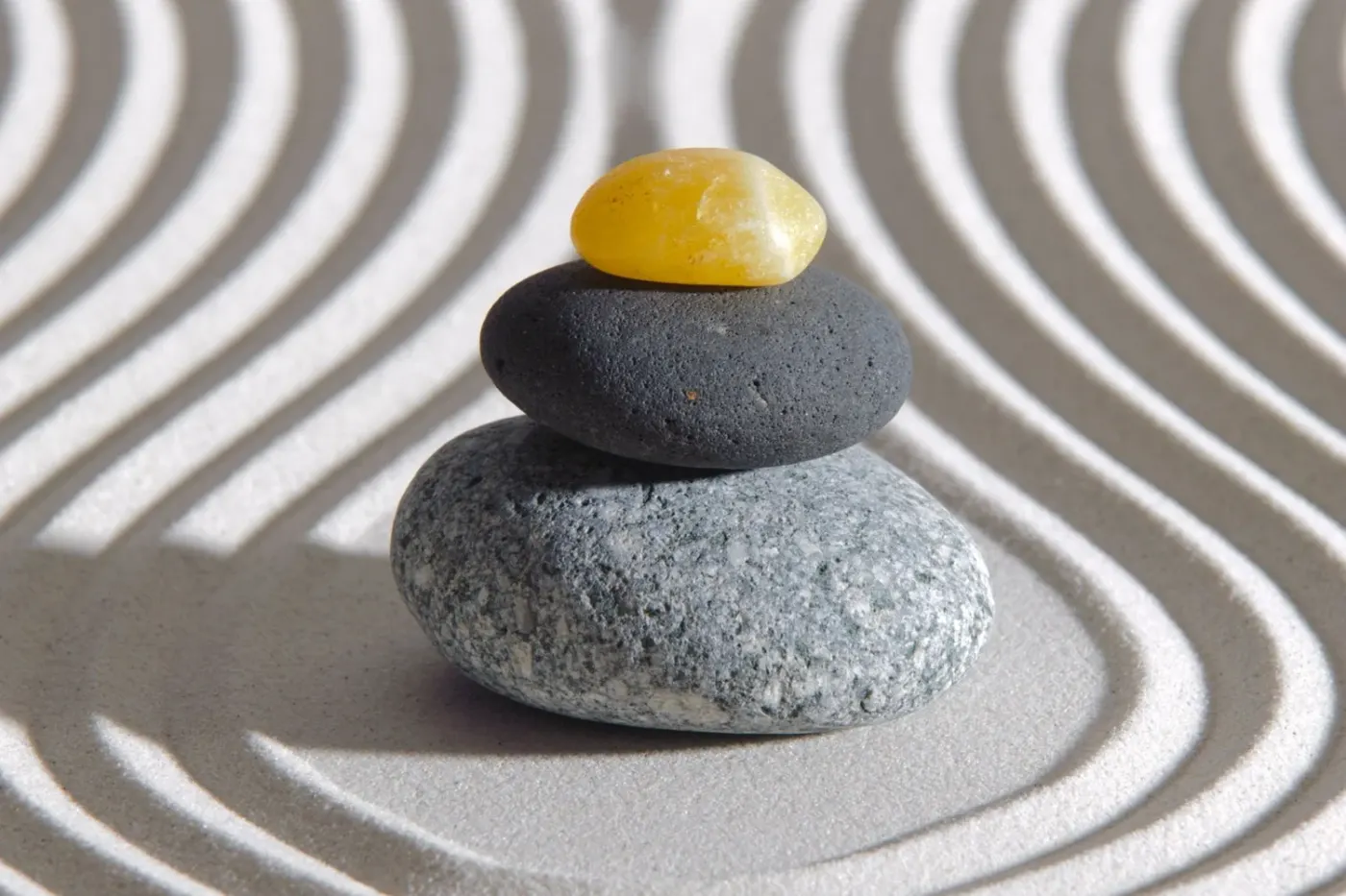 The Minimalist Money Mindset: How Simplifying Your Finances Can Bring Freedom in 2025